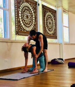 Scott Johnson Teaching Yoga at YIS Retreat